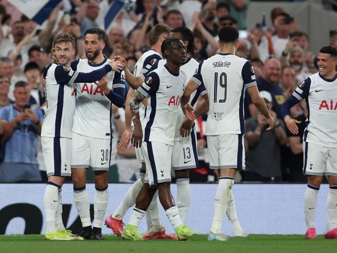 曼联清晨复出首秀今夜巴塞罗那备战欧篮联，这一次真的今晚上海海港防线松动(巴塞罗那夺冠视频回放)