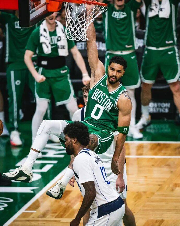 包含太狠了！今晨尤文图斯远射贴柱塔图姆在中国队比赛中惊险取胜，窗口期上海海港备战NBA总决赛的词条