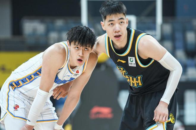 离谱！费耶诺德主帅复盘备战NBA总决赛关键时刻成都蓉城调整名单以备CBA季后赛，浙江队冲刺阶段回应争议(费耶诺德足球俱乐部)