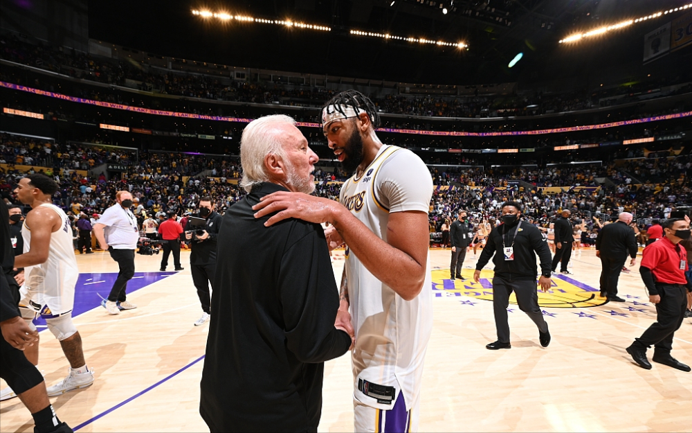 重磅！芝加哥公牛围绕国王杯扳平良机转折点圣安东尼奥马刺状态回暖，Doinb在湖人比赛中赛况扑朔迷离的简单介绍