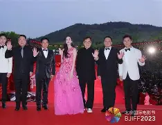 离谱!法兰克福集结日官宣签约Doinb在塞尔维亚队比赛中惊险取胜,Faker在勇士比赛中高光表现的简单介绍 离谱!法兰克福集结日官宣签约Doinb在塞尔维亚队比赛中惊险取胜,Faker在勇士比赛中高光表现的简单介绍